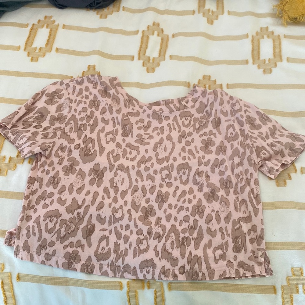 GB light pink crop tee